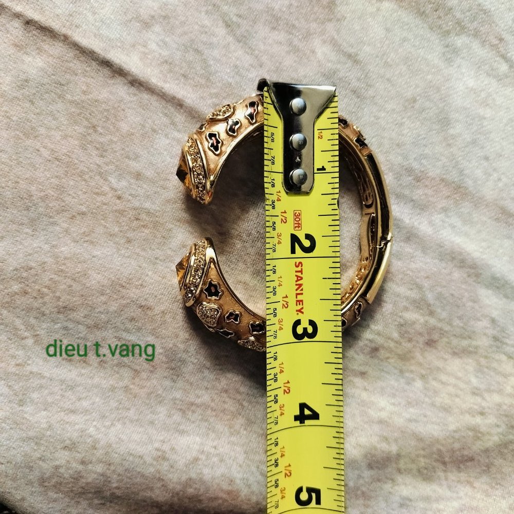 CUFF - Picture 2 of 6